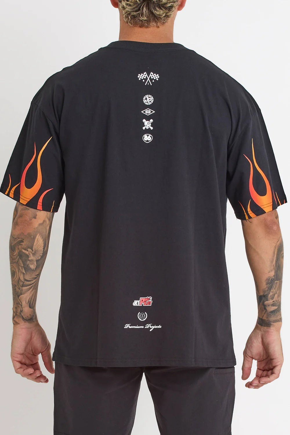 S24611-VINTAGE-FLAMES-SS-TEE-BLACK-06.jpg