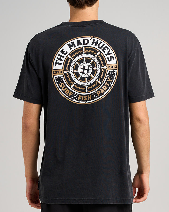 hueys-ship-wheel-ss-tee-washed-black-wb001-H325M01001-1-1.jpg