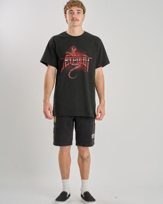 serpent-thunder-ss-tee-blk-S25622-1-1.jpg